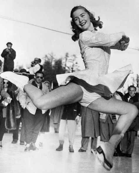 Barbara Ann Scott at the 1948 St. Moritz Olympics Olympic Figure Skating, Figure Skating Outfits, Barbara Ann, Pin Up Girl Vintage, Swing Dancing, Hairstyles Braided, Mens Braids Hairstyles, Skating Outfits, Lake Pictures