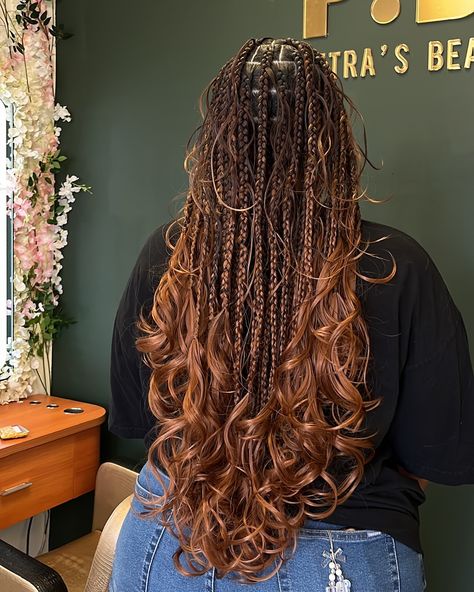 Fairy Curls😍😍😍😍 Style: Medium French curls with fairy curls😍 Color: 27/30 * * * * * #labraider #californiabraider #losangelesbraider #hollywoodbraider #braiderspage #knotlessbraids #beverlyhillsbraider #frenchcurlsbraids #frenchcurls #frenchcurlbraids #goddessbraids #blackgirlmagic #hairinspo Braided Hairstyles For Black Women French Curls, Peekaboo French Curl Braids, Cornrows With Curls, French Curls Braids, Women Cornrows, French Curls, Braided Hairstyles For Black Women Cornrows, French Curl, Royal Clothing