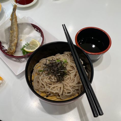 Oyakodon Aesthetic, Soba Noodles Aesthetic, Japchae Aesthetic, Soba Aesthetic, Deliquent Japan, Salty Aesthetic, Todoroki Aesthetic, Juicy Food, Japan Vibes