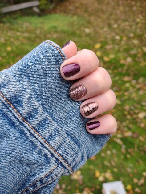 Favorite Flannel Color Street Combo, New York Minute Color Street Combo, Gratitude Is Everything Color Street, Color Street Fall Combos, Color Street New York Minute, Color Street Fall, Nail Color Combos, New York Minute, Nice Nails