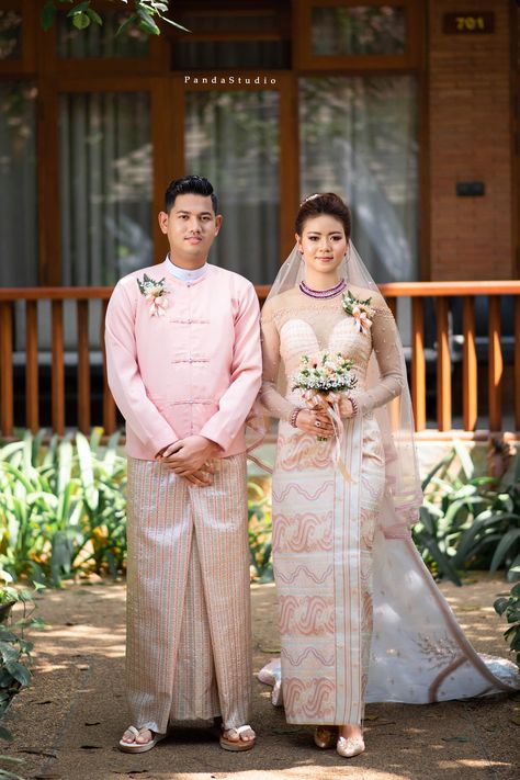 Myanmar Weeding Dress Design, Wedding Photos Myanmar, Myanmar Wedding Photo Ideas, Myanmar Wedding Photo Ideas Couple, Myanmar Wedding Dress Design Couple, Myanmar Weeding Couple, Myanmar Weeding Photo, မြန်မာမဂ်လာဆောင် Photo, ထိုင်မသိမ်း Design