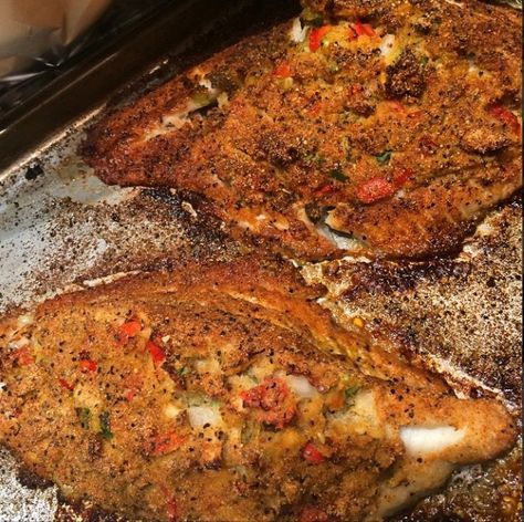 Cajun Stuffed Catfish with Crabmeat... Dawg. Imma start eating catfish again for this. Stuffed Catfish, Seafood Night, Pescatarian Lifestyle, Justin Wilson, Stuffed Fish, Catfish Recipes, Buttermilk Cornbread, Creole Cooking, Cajun Creole Recipes