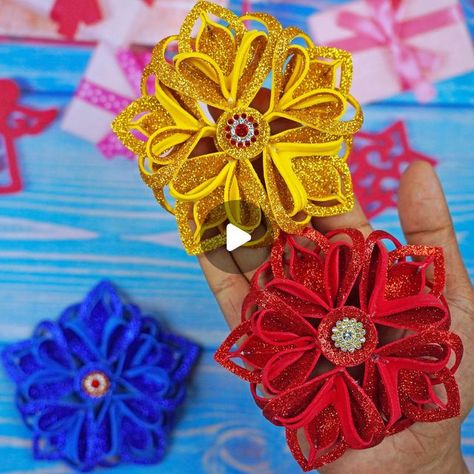 Snowflake Making, Art Craft Ideas, Making Crafts, Foam Sheets, Paper Christmas, Instagram Diy, Handmade Christmas Ornaments, Christmas Snowflakes, Christmas Is Coming