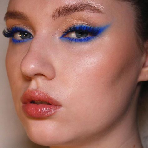 Cobalt Blue Makeup, Cobalt Eyeliner, Blue Eye Pencil, Bright Blue Eyeshadow, Blue Mascara, Bright Blue Eyes, Blue Eyeshadow, Gel Liner, Eye Pencil