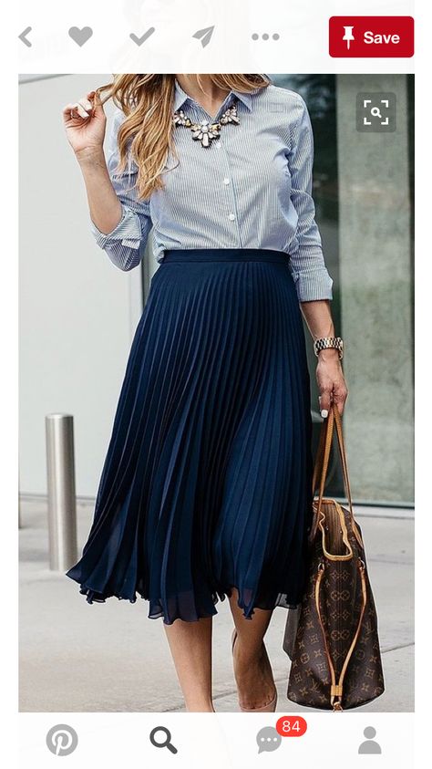 Blue Pleated Skirt Outfit, Blue Skirt Outfits, Summer Business Casual Outfits, Blue Pleated Skirt, Pleated Skirt Outfit, Business Casual Summer, Rock Outfit, Business Casual Outfits For Women, Trendy Skirts