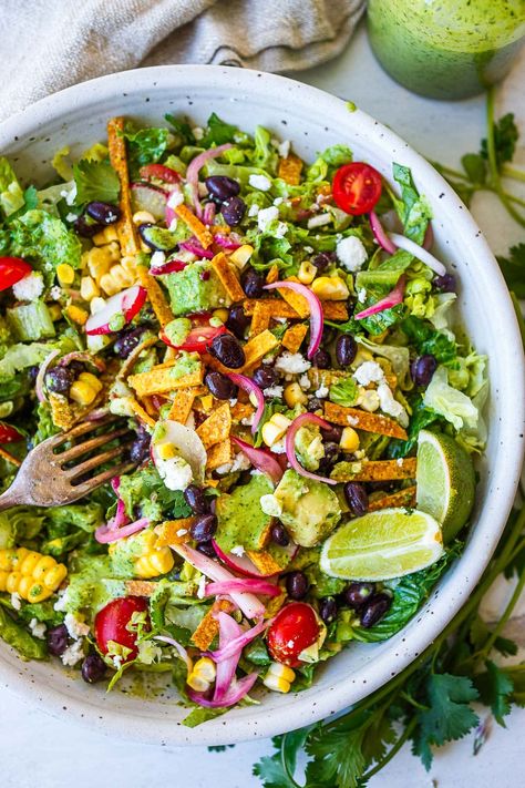 Taco Salad Vegetarian, Vegan Mexican Salad, Romaine Salad Recipes, Black Bean Taco Salad, Picnic Salad Recipes, Vegetarian Taco Salad, Creamy Cilantro Lime Dressing, Healthy Taco Salad, Taco Salad Recipe Healthy