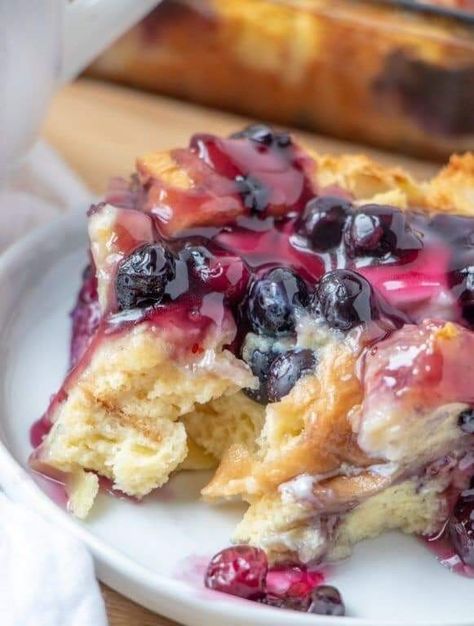 Breakfast Potluck, Wishes And Dishes, Friday Food, Blueberry French Toast Casserole, Easy Potluck, Toast Casserole, Christmas Morning Breakfast, Blueberry French Toast, Overnight Blueberry French Toast