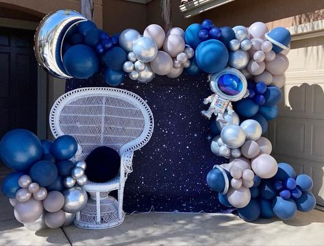 Galaxy Theme Baby Shower Ideas, Space Themed Baby Shower Ideas Boy, Houston We Have A Boy Baby Shower Decor, Outer Space Baby Shower Ideas, Space Theme Baby Shower Ideas, Astronaut Baby Shower Ideas, Space Themed Baby Shower Ideas, Space Baby Shower Ideas, Space Balloon Garland