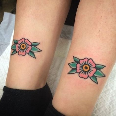 Small Traditional Tattoos: 40+ Awesome Old School Tattoo Ideas #womentattoos #flowertattoo #tattoos Small Traditional Tattoo, Hai Tattoo, Traditional Flowers, Traditional Tattoo Flowers, Traditional Style Tattoo, Flower Tattoo Arm, Disney Tattoo, Tattoo Cover, Diy Tattoo