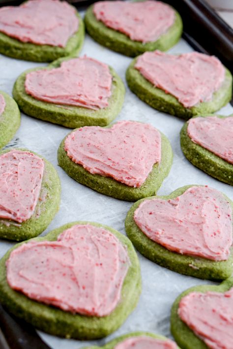 Soft Matcha Almond Cookies with Strawberry Buttercream - Mochi Mommy Matcha Strawberry Cookies, Matcha Sugar Cookies, Matcha Cookies Recipe, Haupia Pie, Matcha Almond, Okinawan Sweet Potato, Matcha Strawberry, Roll Out Sugar Cookies, Butter Mochi