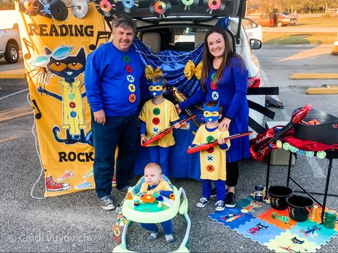 Cat Trunk Or Treat Ideas, Pete The Cat Trunk Or Treat, Pete The Cat Trunk Or Treat Ideas, Cat Trunk Or Treat, Trunk Or Treat Ideas, Character Dress Up, Storybook Characters, Pete The Cat, Treat Ideas