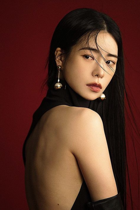 Lim Ji Yeon Obsessed, Lim Ji Yeon Photoshoot, Im Ji Yeon, Kdrama Actress, Lim Ji Yeon, Movies To Watch Teenagers, Behind The Scenes Photos, Song Hye Kyo