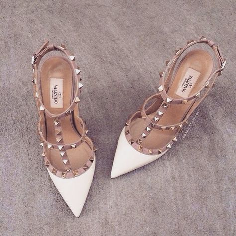 Valentino Valentino Heels, Shoes Aesthetic, Couple Shoes, Studded Heels, Aesthetic Shoes, Crossbow, Valentino Shoes, Fabulous Shoes, Crazy Shoes