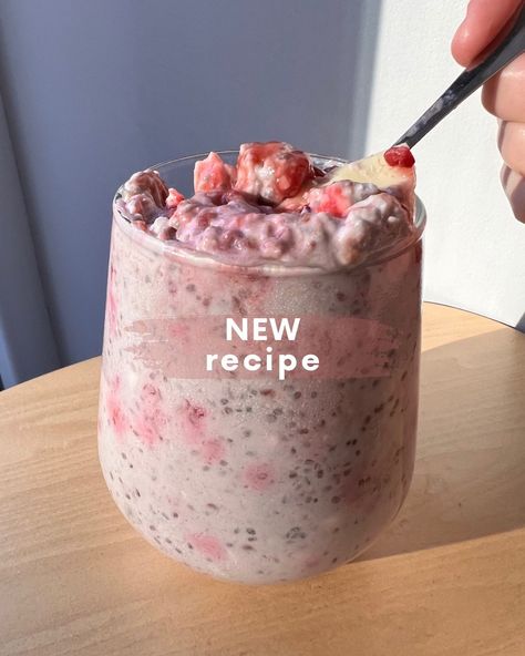 Raspberry Cheesecake Overnight Oats, Overnight Oats Cheesecake, Recipe Overnight Oats, Cheesecake Raspberry, Cheesecake Overnight Oats, White Chocolate Raspberry Cheesecake, Oat Recipes Healthy, Overnight Oats Recipe Healthy, Cranberry Cheese