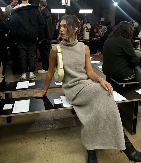 NYFW Proenza Schouler knit set Front Row Fashion Week Fashion Week aesthetic The Row Outfits, The Row Aesthetic, Ella Mcfadin, Fashion Week Aesthetic, Minimalism Clothes, Row Fashion, Chic Outfits Classy, Tomboy Chic, February 10