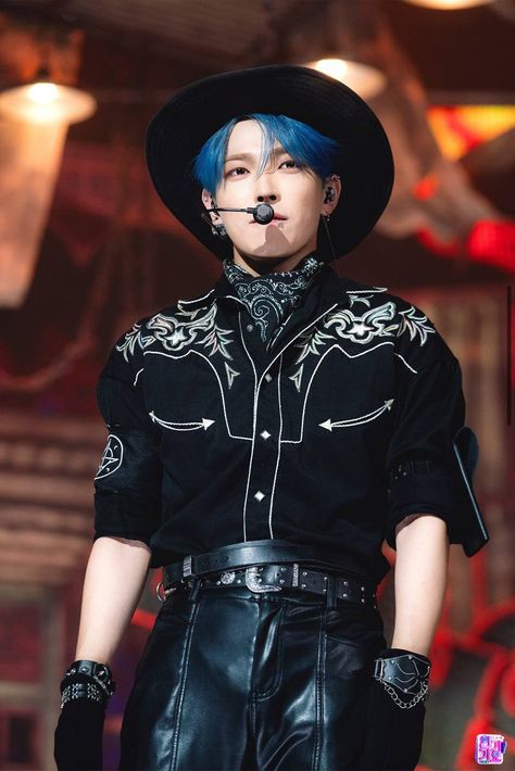 Kpop Costume, Cargo Skirt Outfit, Ateez Concert, Kpop Concert Outfit, Oh Captain My Captain, Concert Dresses, Drag King, Hongjoong Ateez, Cowboy Outfits