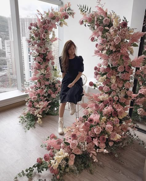 Hanging Flowers Wedding, Bridal Shop Ideas, Sakura Wedding, Flower Structure, Floral Archway, Floral Arch Wedding, Lush Wedding, Floral Arches, Wedding Entrance Decor