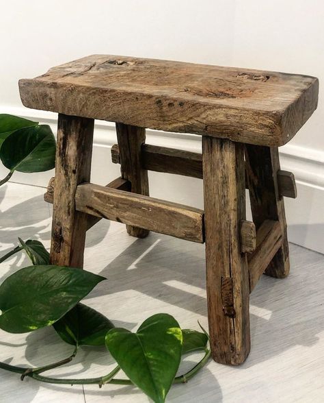 Diy Pipe Shelves, Antique Console Table, Shelf Inspiration, Rustic Stools, Milking Stool, Nordic Furniture, Diy Table Top, Industrial Bar Stools, Rustic Lamp Shades