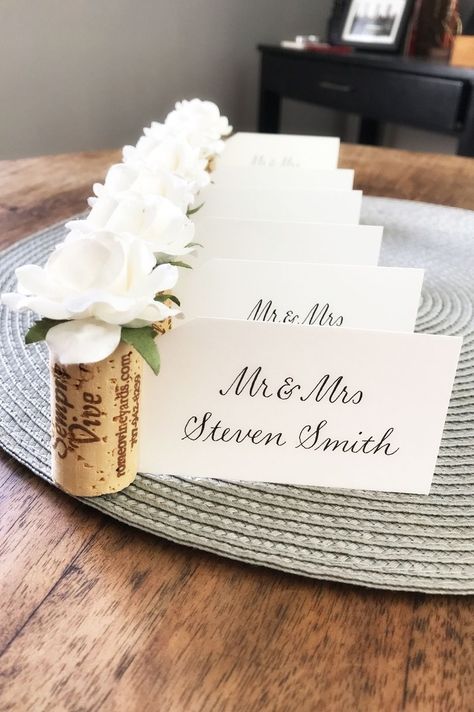 Wedding Place Card Holder Ideas, Place Card Holder Ideas, Card Holder Ideas, Cork Place Cards, Wine Cork Place Card Holder, Wedding Place Card Holders, Wedding Table Deco, Wine Cork Wedding, Place Card Table Wedding