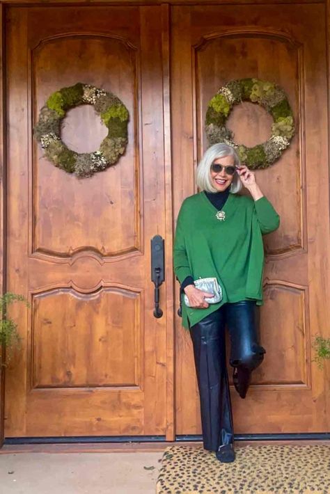 11 Festive Fabulous Holiday Looks for Women Over 60 Holiday Looks For Women, Fashion For Women Over 60 Outfits, Simple Christmas Outfits, Cindy Hattersley, 70th Birthday Party, 60 Outfits, Holiday Pants, Thrift Shop Finds, 70 Fashion