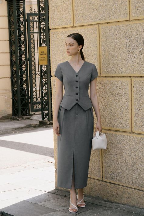 Bow Tie Dress, Tailored Clothes, Black Tones, Mean Blvd, Sunday Dress, Corporate Outfits, Chiffon Midi Dress, Wool Shirt, Classy Work Outfits