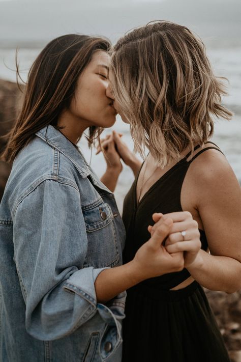 Emily and Kiersten trusted me in finding the most perfect location for their engagement photos in Kauai and so I did. For more drop dead gorgeous photos from these ladies to find more inspirations about engagement photos in Hawaii, visit my blog post to explore more | LGBTQ Engagement Photos | Earth Tone Neutral Color Engagement Outfits | Lesbian Couple Lesbian Engagement Photos, Adventure Engagement Photos, Engagement Pictures Poses, Girlfriend Goals, Lgbt Love, Girl Couple, Engagement Photo Poses, Couple Photoshoot Poses, Engagement Photo Inspiration