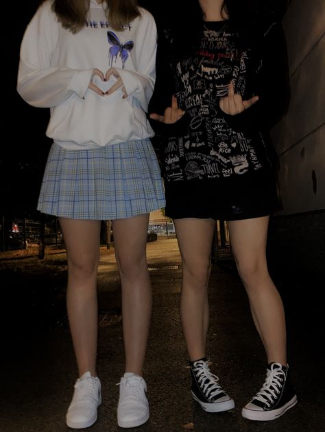 Opposite Besties Aesthetic, Wlw Opposite Aesthetic, Goth And Kawaii Couple, Opposite Best Friends Aesthetic, Opposite Aesthetic Girlfriends, Grunge Besties, Goth And Soft Girlfriends, Opposite Aesthetic Couple, Lesbian Couple Aesthetic Outfits