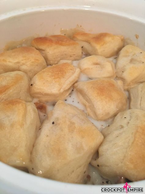 Slow Cooker Biscuits And Gravy, Crockpot Biscuits, Overnight Crockpot Breakfast, Sausage Gravy Casserole, Easy Biscuits And Gravy, Biscuits And Sausage Gravy, Biscuits And Sausage, Gravy Casserole, Sausage Gravy And Biscuits