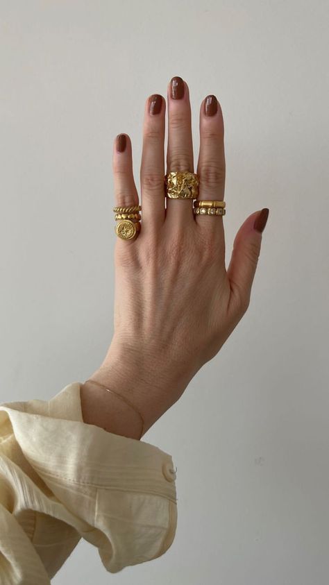 Dope Jewelry, Classy Jewelry, Funky Jewelry, Jewelry Lookbook, Stacked Jewelry, Moda Vintage, Harper's Bazaar, Girly Jewelry, Dream Jewelry