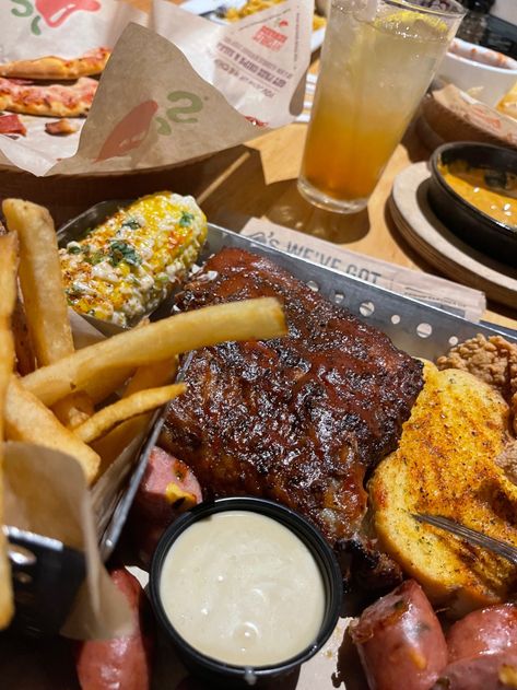 Chili’s Is Becoming One of Our Go-to Spots to Eat Chillis Restaurant, Chilies Restaurant, Chicken Crispers, Fall Baddie, Food Inspired, Long Island Iced Tea, Beverage Recipes, Restaurant Food, Smoked Sausage