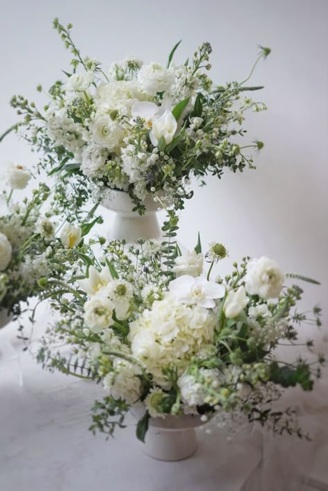 Neutral Floral Arrangements, Fall Floral Centerpieces, Sympathy Arrangements, Greenery Arrangements, Flower Arrangement Designs, Florals Wedding, Venue Decorations, Australia Wedding, Flowers Bouquet Gift