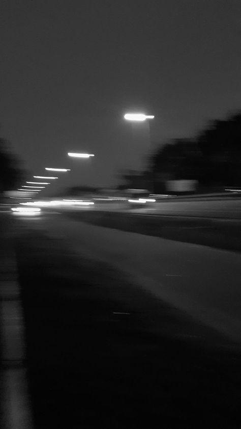 Horror Asthetics, Black Sky Aesthetic, Athletic Wallpaper, Dark Black Wallpaper, Blurry Pictures, Blur Photo, Scenery Pictures, Night Pictures, Sky Pictures