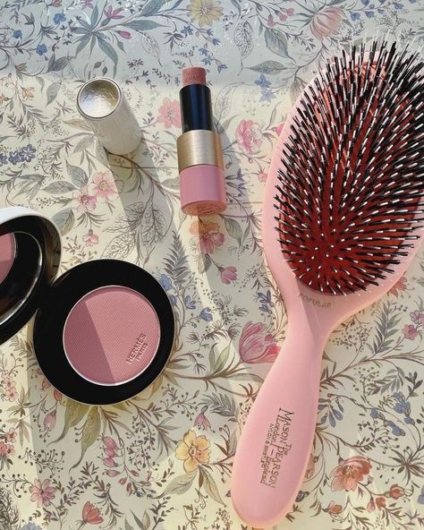 Mason Pearson Brush, Mason Pearson, Purse Essentials, Pink Vibes, Skin Routine, Hair Care Routine, Just Girly Things, Pink Aesthetic, Aesthetic Fashion