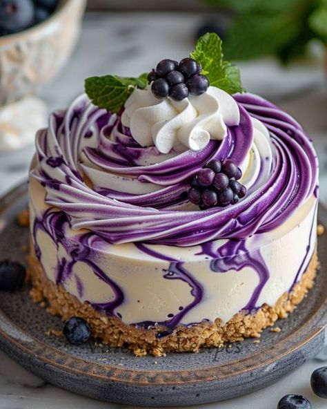 Cheesecake Birthday Cake Ideas, Vanilla Blueberry Cake, Food Drinks Dessert, Pastry Cake, Homemade Chocolate, Interesting Food Recipes, Cheesecake Recipes, Sweet Snacks, Dessert Recipes Easy