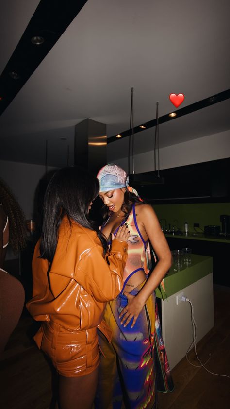 LUDMILLA e sua esposa Brunna durante seu after em Los Angeles (09/04/2024). Black Barbie, Hey Girl, Black Women, Angeles, Celebrities, Red, Black, Los Angeles