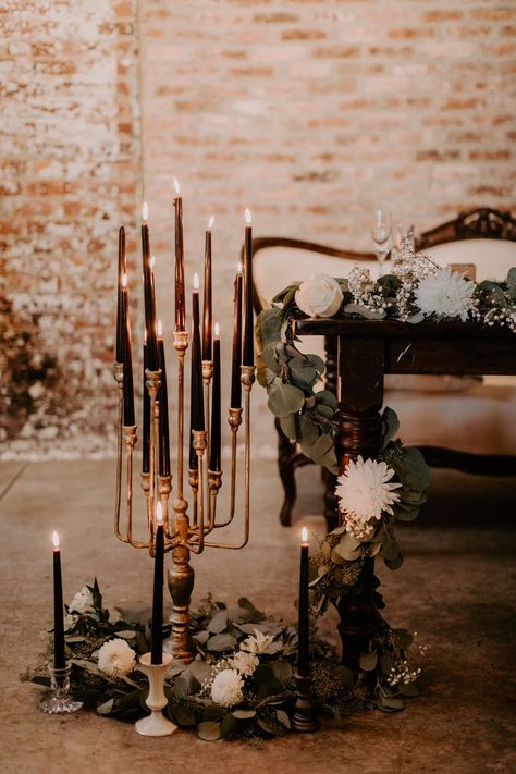 Black And White Vintage Wedding Theme, Black White Cream Wedding Decor, Black And Tan Wedding Theme, Black White And Rust Wedding, Bronze And Black Wedding, Boho Black Tie Wedding, Vintage Black Tie Wedding, Black White And Copper Wedding, Black Tie Wedding Centerpieces