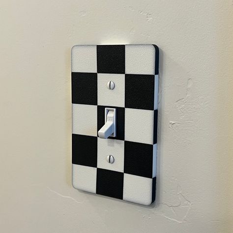 ⊹ Checker pattern wall outlet cover!  ❀For light switches and power outlets!❀ Made out of PLA and fits standard receptacles! Textured front surface These do NOT come with color matching screws. Thank you! Good Vibes Bedroom Ideas, Vinyl Light Switch Decals, 2024 Room Aesthetic, Checkered Print Aesthetic, Black And White Checkered Decor, Checkered Home Decor, Outlet Covers Ideas, Light Switch Ideas, Aesthetician Wallpaper