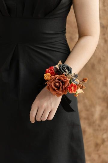 French Weddings, Weddings Country, Orange Ranunculus, Wrist Corsages, Artificial Pumpkins, Autumn Rose, Winter Wedding Colors, Black Pumpkin, Pumpkin Farm