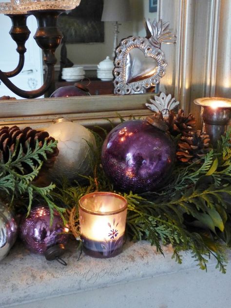 christmas decor around the fireplace Sharon Santoni, Purple Christmas Tree, French Country Christmas, My French Country Home, Royal Christmas, French Country Home, French Living, Pallet Christmas, French Christmas