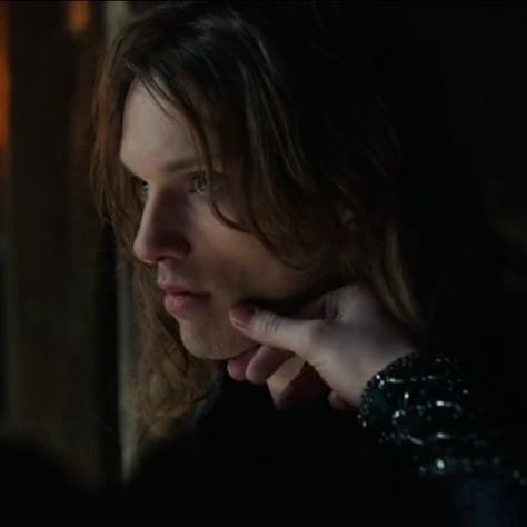 Jamie Campbell Bower as Christopher Marlowe in “WILL” TNT Jamie Campbell Bower Twilight, Christopher Marlowe, Katheryn Winnick, Jamie Campbell, Jamie Campbell Bower, Green Life, Brown Hair, A Man, Cool Hairstyles