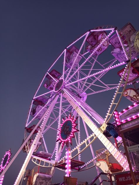 Neon Amusement Park, Pink Ferris Wheel Aesthetic, Pink Carnival Aesthetic, Amusement Park Aesthetic, Amusment Parks, Carnival Aesthetic, Pink Carnival, Pink Wheels, Pink Lights