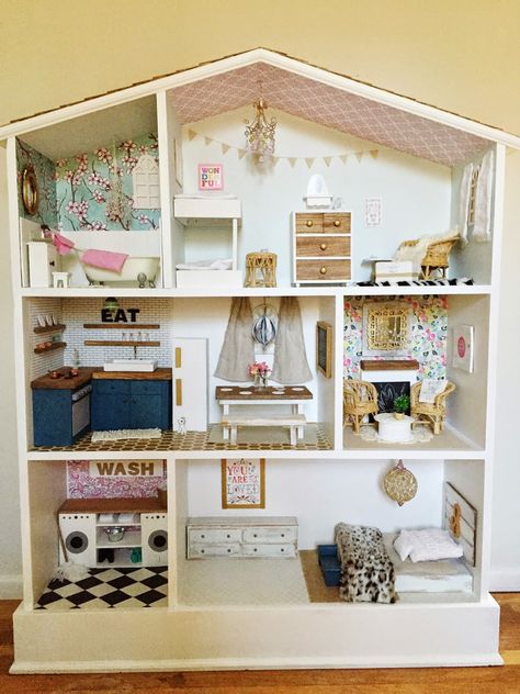 Caught in Grace: Barbie Dollhouse DIY Ikea Dollhouse, Diy Barbie House, Doll Furniture Diy, Diy Barbie Furniture, Doll House Plans, Mini Doll House, Dollhouse Projects, Barbie Doll House, Dolls House Interiors