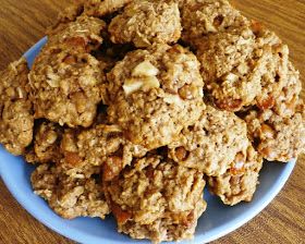 Oatmeal Caramel Apple Cookie Recipe - Bob Evans Copycat Recipe Caramel Apple Oatmeal Cookies, Copycat Cookies, Apple Cookies Recipes, Caramel Apple Cookies, Apple Oatmeal Cookies, Apple Cookie, Bob Evans, Apple Oatmeal, Apple Cookies