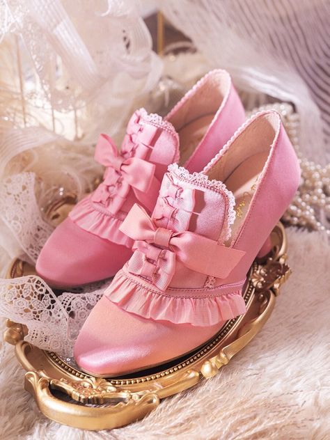 Marie Antoinette Aesthetic Modern, Versailles Costumes, Rococo Fashion Modern, Pink Marie Antoinette, Marie Antoinette Shoes, Antoinette Aesthetic, Rococo Shoes, Baroque Costume, Pink Rococo