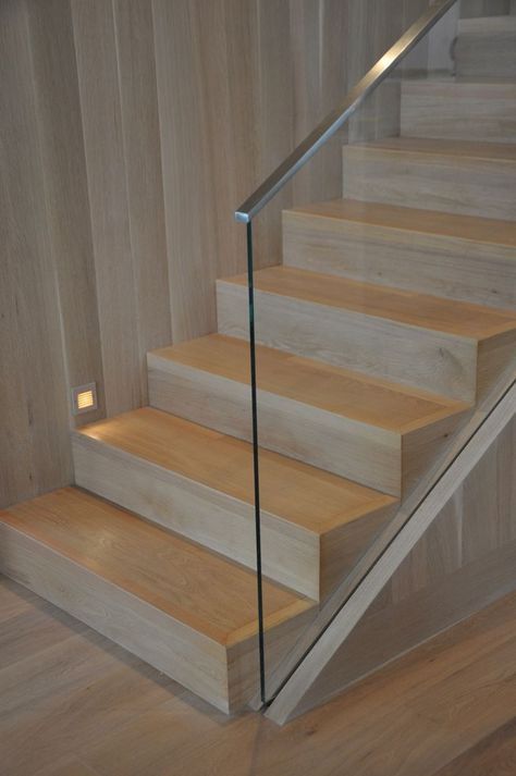 Glass stair rail by GiannettiHome.com Glass Railing Stairs, درج السلم, Rustic Stairs, Modern Stair Railing, Stairs Ideas, Glass Stairs, Glass Staircase, Concrete Stairs, Stairs Architecture