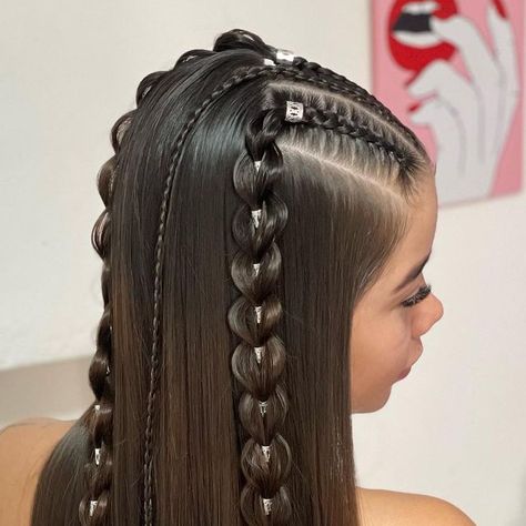 Trenzas para toda ocasión👑 on Instagram: "Peinados para toda ocasión🙎🏼‍♀️ Separa tu cita📝 3138001648📲" Peinados Hair Styles, Hair Inspiration Long, Sport Hair, Natural Hairstyles For Kids, Hair Stylies, Hair Up Styles, Hairdo For Long Hair, October 29, October 19