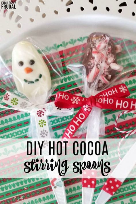 Hot Chocolate Spoons Diy, Cocoa Spoons, Spoons Diy, Diy Christmas Gifts For Kids, Diy Hot Cocoa, Hot Cocoa Gift, Hot Chocolate Spoons, Diy Hot Chocolate, Cocoa Gift