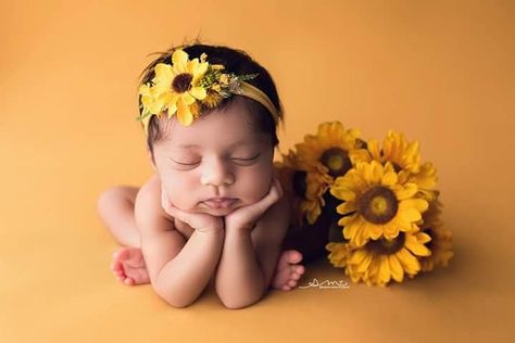 Sunflower Newborn Session - Sunflower Newborn Photo Shoot - Newborn Photography - Newborn Photographer - Newborn Art - Newborn Portraits - Yellow Newborn Session - Fall Newborn Photos Fall Newborn Pictures, Fall Newborn Photos, Fall Baby Photos, Fall Newborn, Fall Baby Pictures, Newborn Baby Props, Newborn Art, Newborn Photography Boy, Newborn Photo Shoot