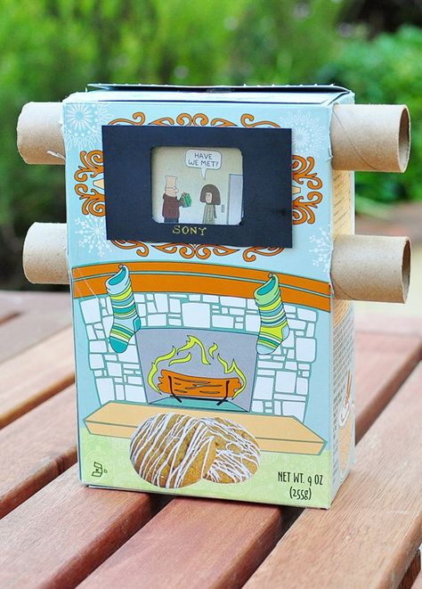 Cereal box t.v. Great for book reports or new creative writing projects. Cardboard Tv, Book Report Projects, Toy Theatre, Creative Books, Book Report, Low Tech, Writing Project, Keno, Book Projects