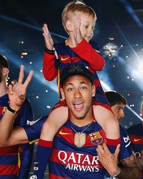 Neymar With His Son, Neymar Kid, Neymar Son, Brazil National Football Team, Brazil National Team, Paris Saint Germain Fc, Team 10, Football Wags, Neymar Football